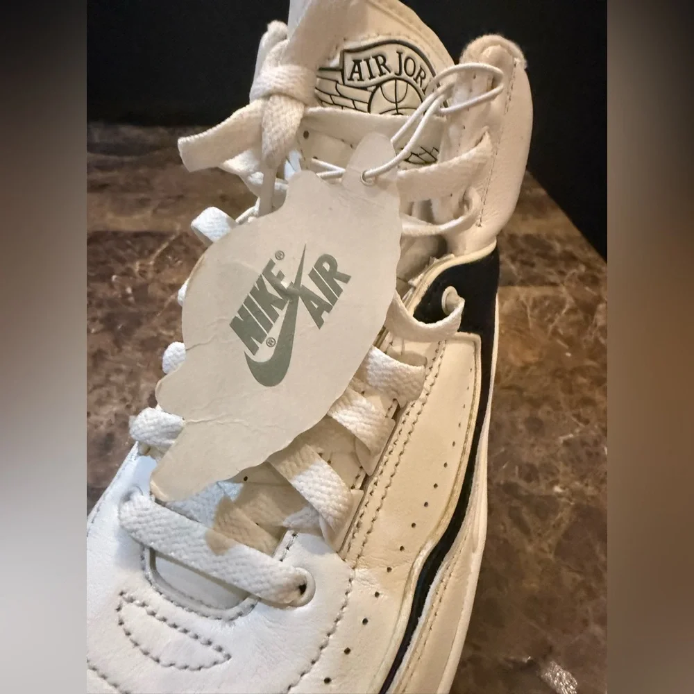Nike. Wmns Air Jordan 2 Retro 'Sail Black'. Size 7.5.
